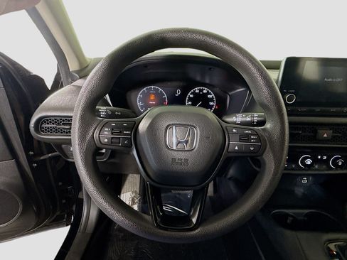 Used 2023 Honda HR-V LX image 13