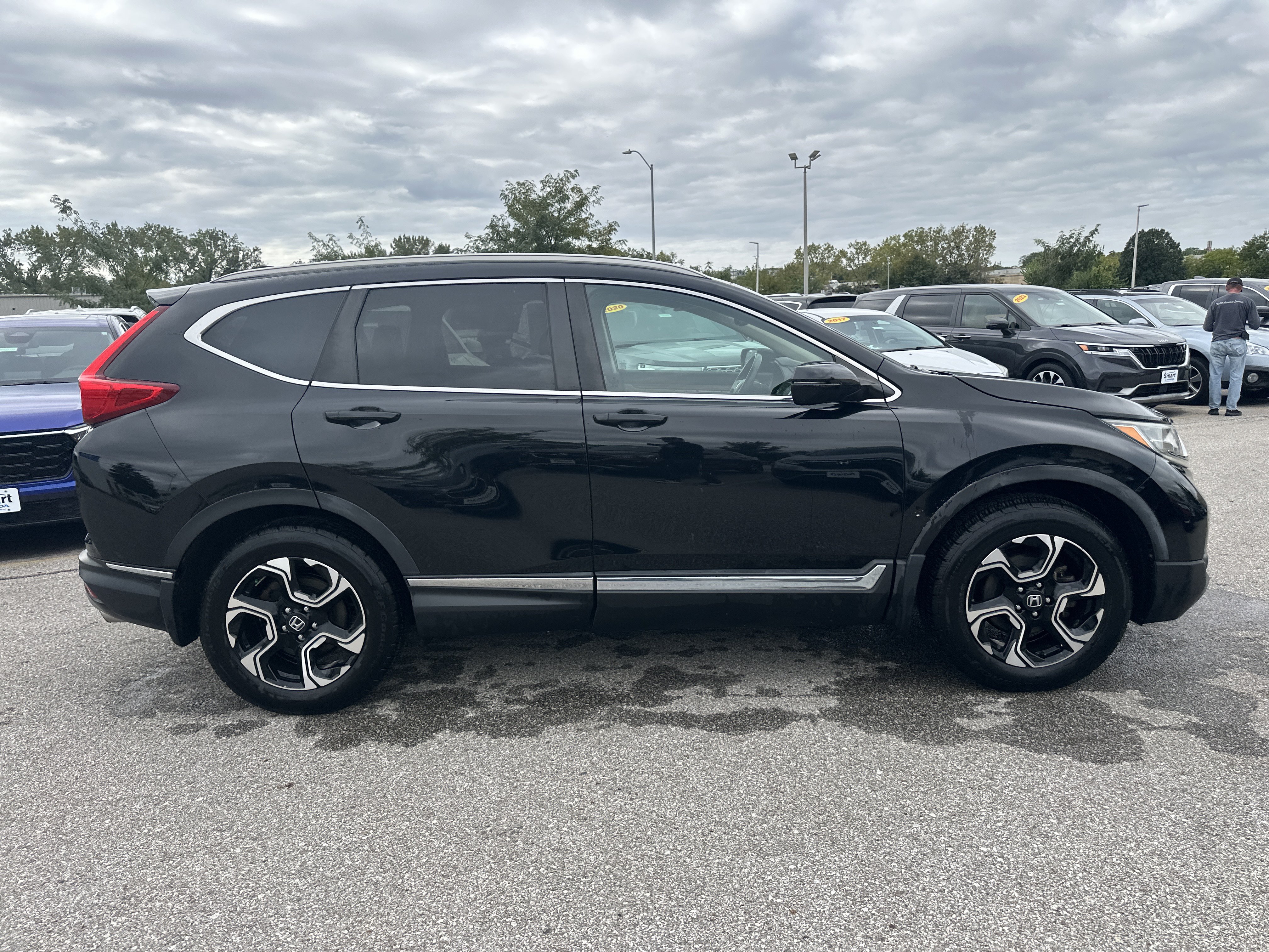 Used 2018 Honda CR-V Touring image 3