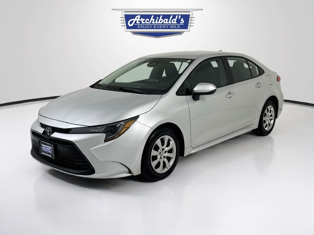 Used 2025 Toyota Corolla LE FWD image 3