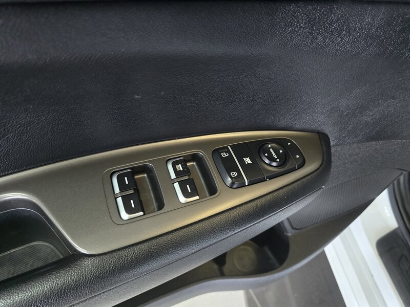 Used 2019 Kia Optima LX FWD image 17