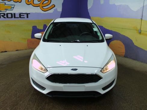 Used 2016 Ford Focus SE image 3
