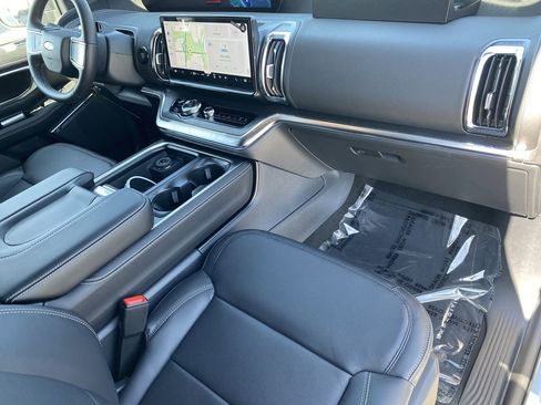 New 2026 Ford Expedition Max Platinum image 11