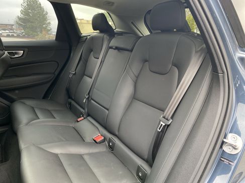 Used 2025 Volvo XC60 B5 Plus image 8