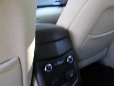 Used 2018 Lincoln MKT AWD w/ Technology Package image 8