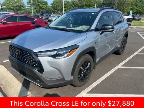Used 2024 Toyota Corolla Cross LE FWD image 18