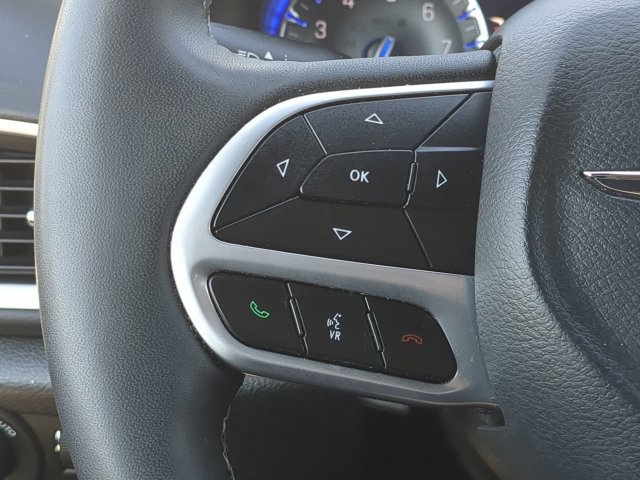 Certified 2025 Chrysler Pacifica Select FWD image 31