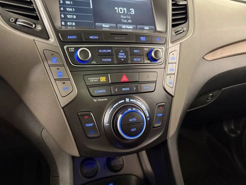 Used 2017 Hyundai Santa Fe AWD image 26
