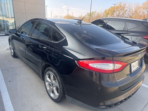 Used 2016 Ford Fusion SE image 6