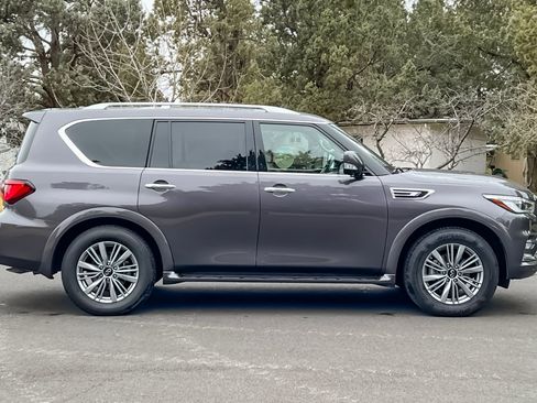 Used 2024 INFINITI QX80 Luxe image 2