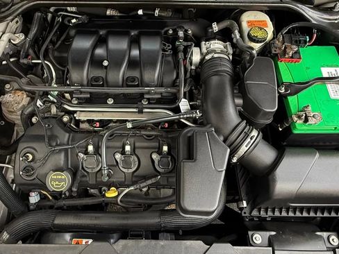 Used 2017 Ford Taurus Limited image 16