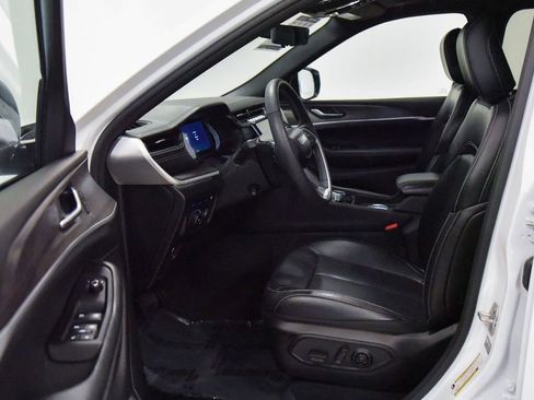 Used 2024 Jeep Grand Cherokee Limited 4xe image 2