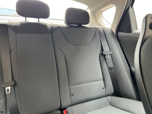 Used 2025 Kia K4 LXS image 36