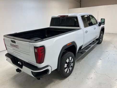 New 2026 GMC Sierra 2500 Denali w/ Denali Reserve Package AWD/4WD image 2