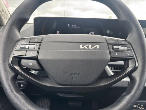 Used 2025 Kia K4 FWD image 27