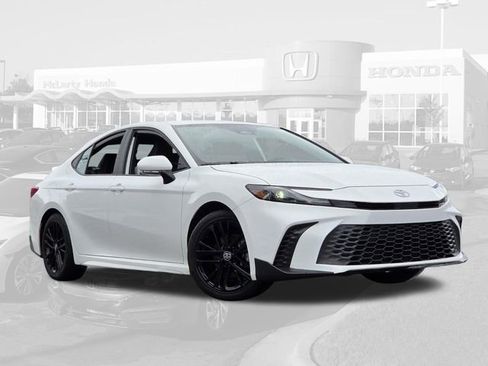 Used 2025 Toyota Camry SE FWD image 20