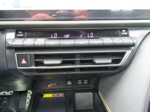 Used 2026 Toyota Camry SE w/ Multimedia Upgrade Package image 27