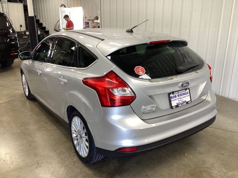 Used 2012 Ford Focus Titanium FWD image 3