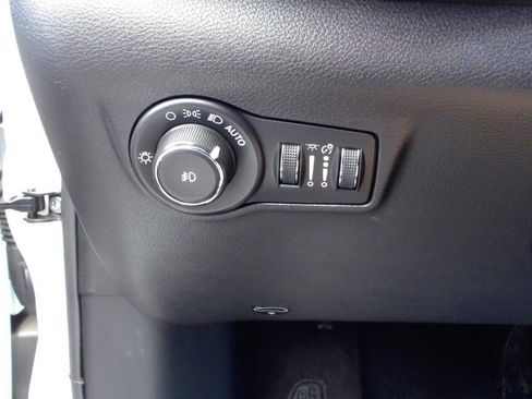 Used 2025 Jeep Compass Limited w/ Elite Group AWD/4WD image 14