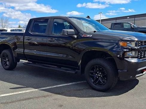 Certified 2022 Chevrolet Silverado 1500 Custom Trail Boss w/ LPO, Dark Essentials Package image 2
