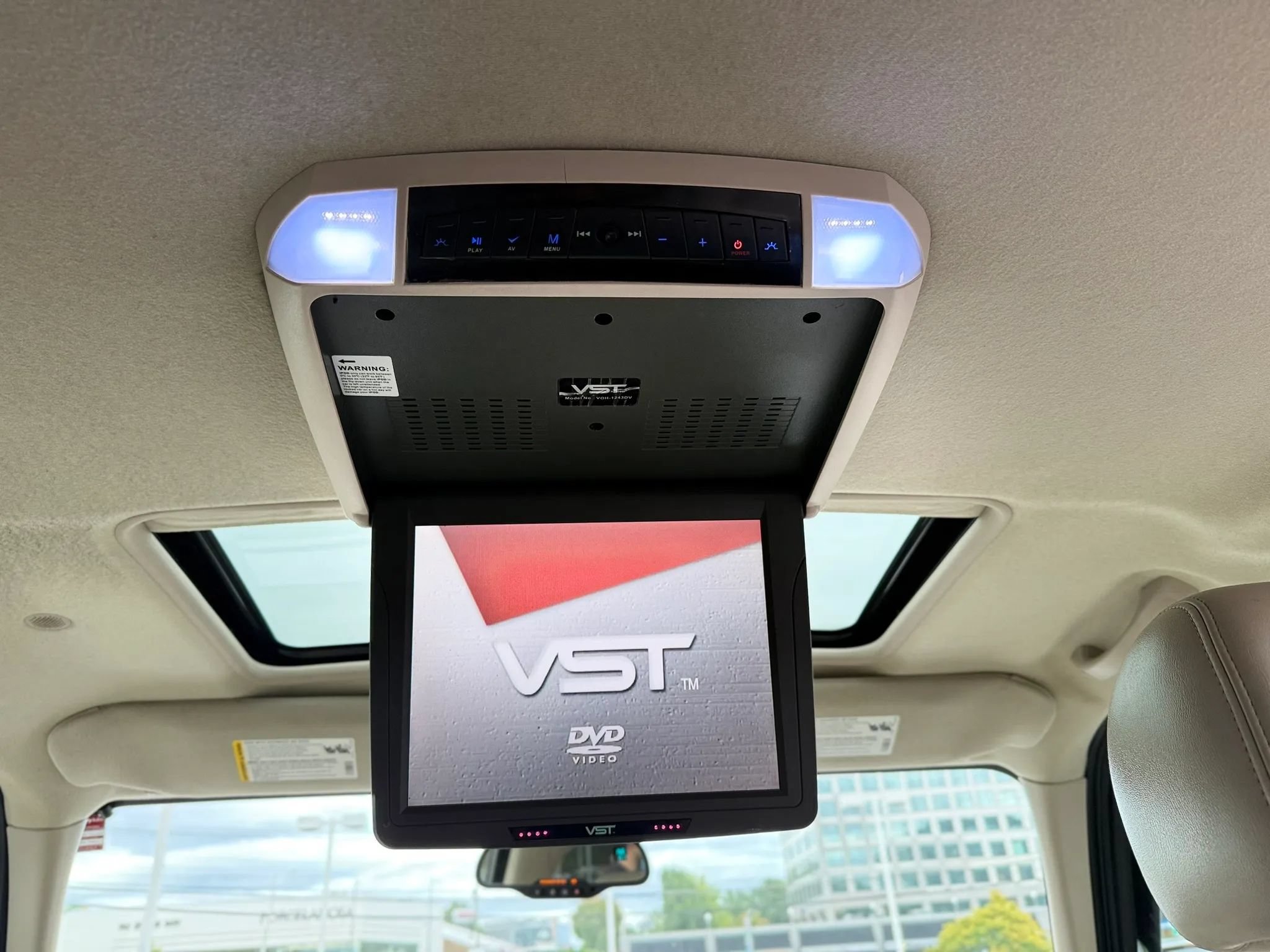 Used 2005 Cadillac Escalade AWD image 32
