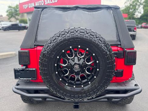 Used 2016 Jeep Wrangler Sport w/ Mopar Black Appearance Group AWD/4WD image 4
