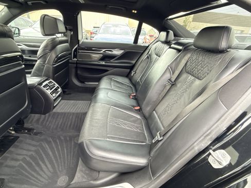 Used 2022 BMW 740i xDrive w/ M Sport Package AWD/4WD image 25