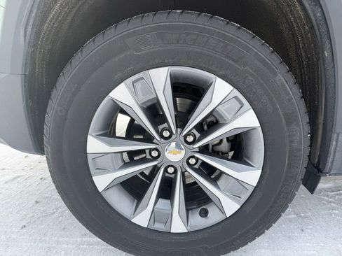 Used 2025 Chevrolet Equinox LT w/ Convenience Package II image 16