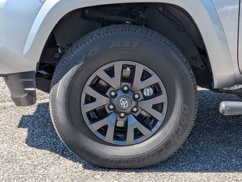 Used 2023 Toyota Tacoma SR5 RWD image 13