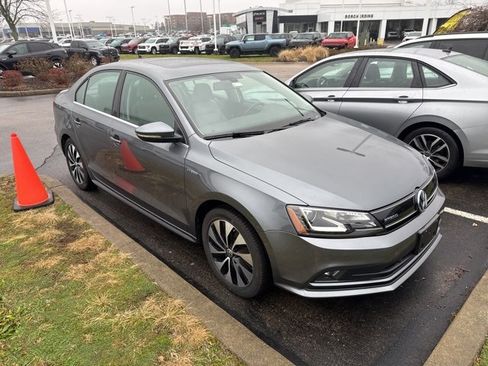 Used 2016 Volkswagen Jetta SEL Premium image 2