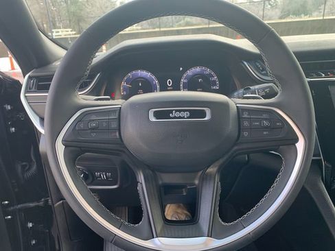 Used 2024 Jeep Grand Cherokee L Laredo w/ Trailer Tow Package image 27