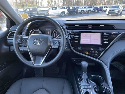Used 2019 Toyota Camry LE image 14