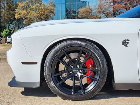 Used 2023 Dodge Challenger SRT Hellcat w/ Driver Convenience Group image 8