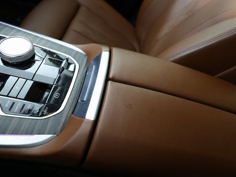 Used 2023 BMW X7 xDrive40i w/ Executive Package image 42