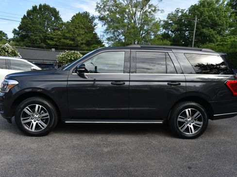 Used 2022 Ford Expedition XLT RWD image 4