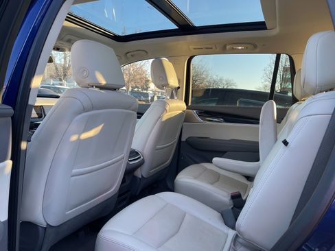 Certified 2025 Cadillac XT6 Premium Luxury image 4