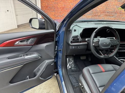 Used 2026 Chevrolet Traverse RS w/ LPO, Floor Liner Package AWD/4WD image 9