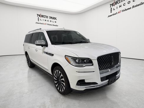 Used 2023 Lincoln Navigator L Black Label AWD/4WD image 7