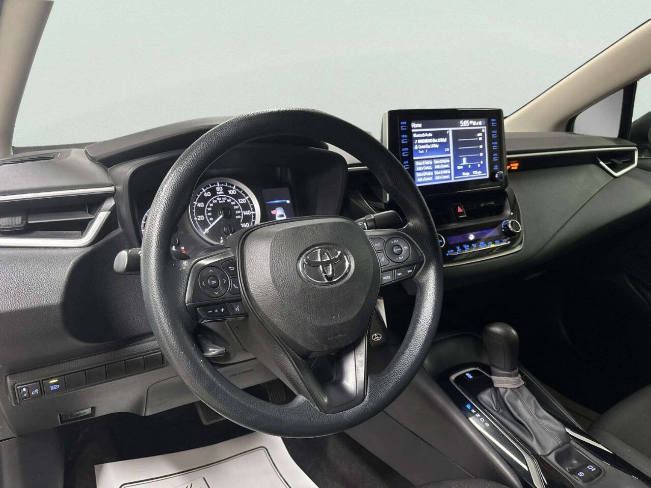 Used 2021 Toyota Corolla LE FWD image 12