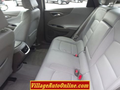 Used 2017 Chevrolet Malibu LT w/ Leather Package image 23