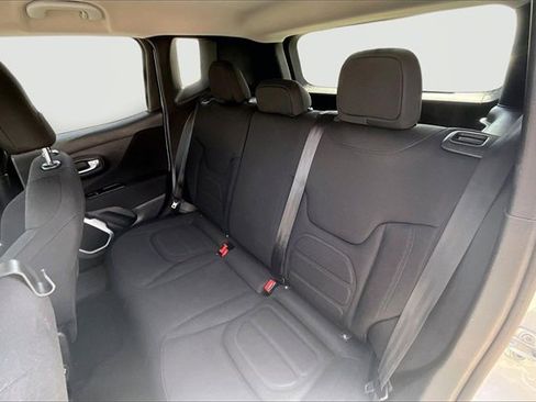 Used 2019 Jeep Renegade Latitude image 27