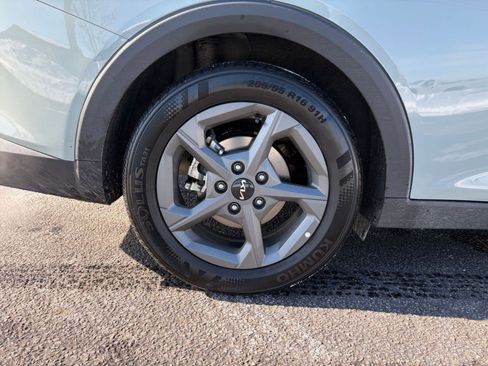 Used 2025 Kia K4 LXS image 29