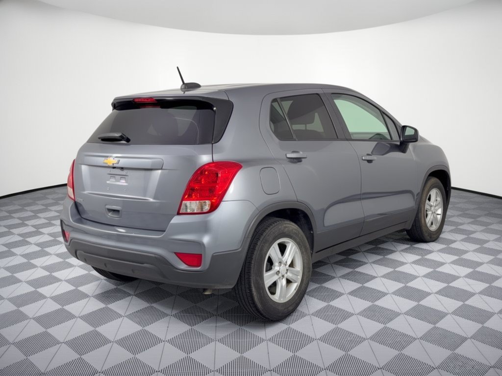 Used 2020 Chevrolet Trax LS w/ Tint and Cruise Package FWD image 9