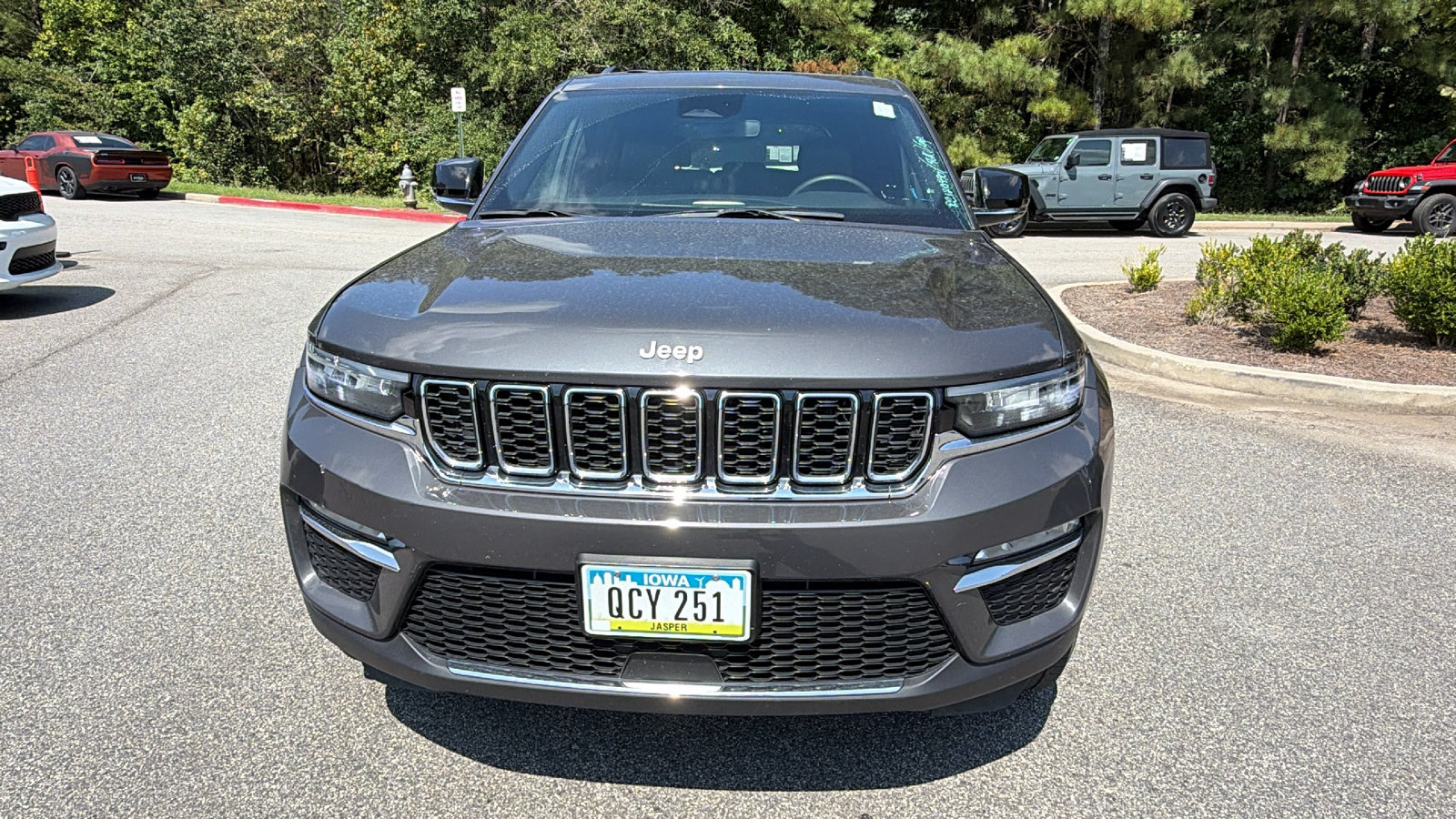 Used 2024 Jeep Grand Cherokee Limited 4xe AWD/4WD image 3