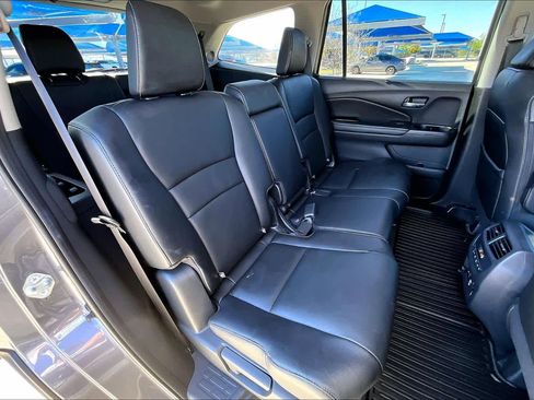 Used 2016 Honda Pilot Touring image 19