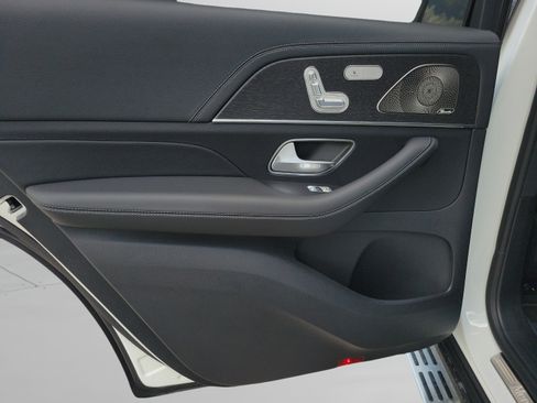 New 2026 Mercedes-Benz GLS 580 4MATIC image 7