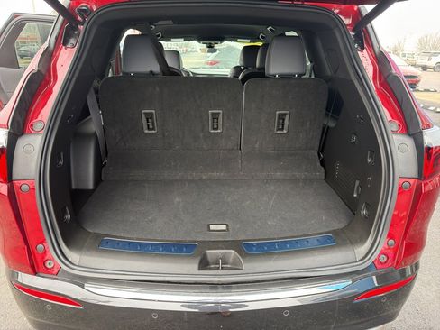 Used 2024 Buick Enclave Premium image 11