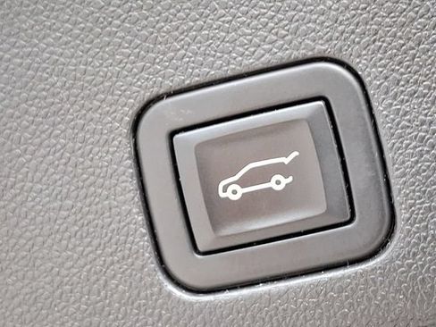 Used 2023 Chevrolet Suburban LT AWD/4WD image 29
