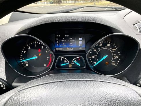 Used 2019 Ford Escape SE image 10