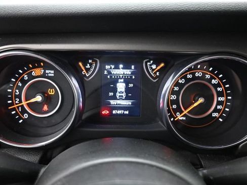 Used 2018 Jeep Wrangler Sport AWD/4WD image 13