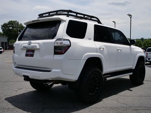 Used 2020 Toyota 4Runner SR5 Premium AWD/4WD image 19
